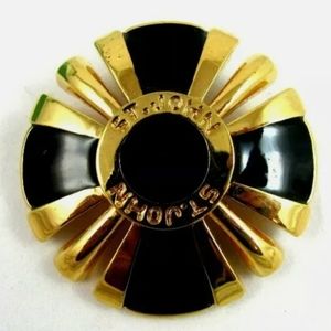 Vintage St John Beautiful Gold Tone Black Enamel Maltese Star Brooch / Pin.